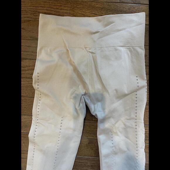 Light pink/ mauve varley seamless leggings size small - Picture 2 of 7